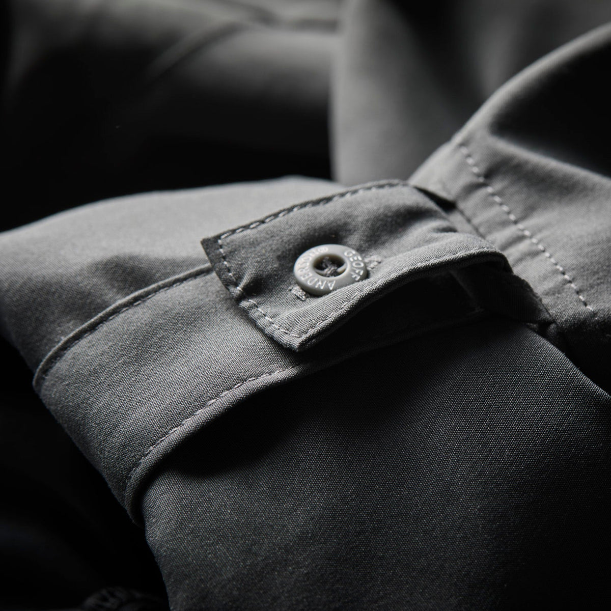 Ezmar-Midweight-Soft-Graa-Geoff-Anderson-Closeup-5.jpg